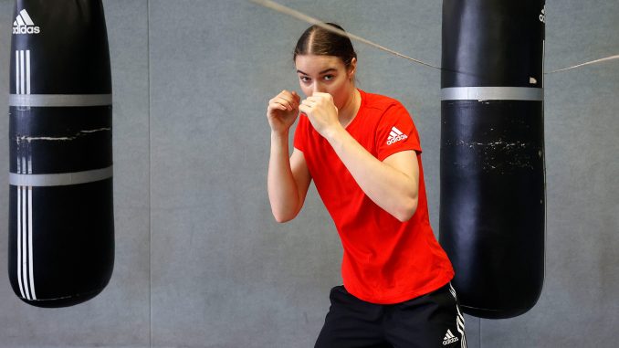 19201080-dbv-boxen-stefanie-von-berge-wir-sind-der-dbv-001 Stefanie von Berge beim Training in dem Studio in der Trainingshalle des Bundesstützpunkt Boxen und Olympiastützpunkt NRW