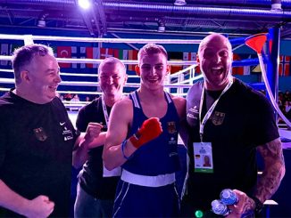 Der Boxer Marko Nadeljkovic nach seinem Viertefinalsieg bei der U19-EM