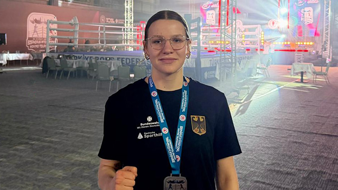 Die Boxerin Julia Woche hat die Silbermedialle bei dem Turnier in Istanbul gewonnen.